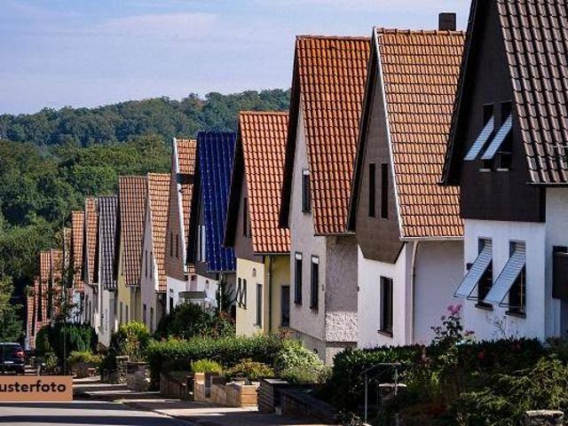 Gepflegtes Fertighaus mit Terrasse, Garage & viel Stauraum
