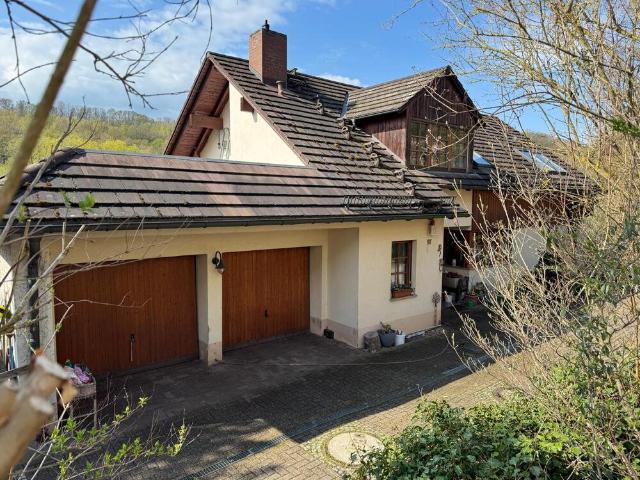 Gepflegtes großes EFH mit Ausbaupotential in Stadtrandlage von Gera