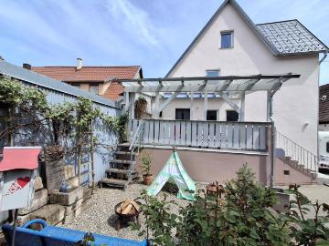 Gepflegtes Haus mit sehr viel Charme und Garage 2 x DHH