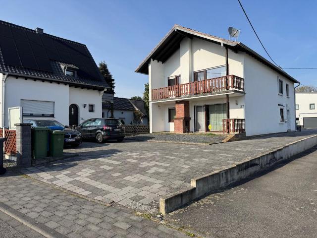 Gepflegtes Haus mit 8 Zimmern in Neuwied Feldkirchen von Privat