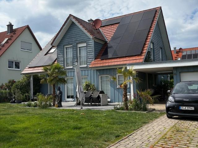 Gepflegtes Holzhaus 200m², 8 Zimmer, 4 Bäder und besonders energieeffiziente Haustechnik