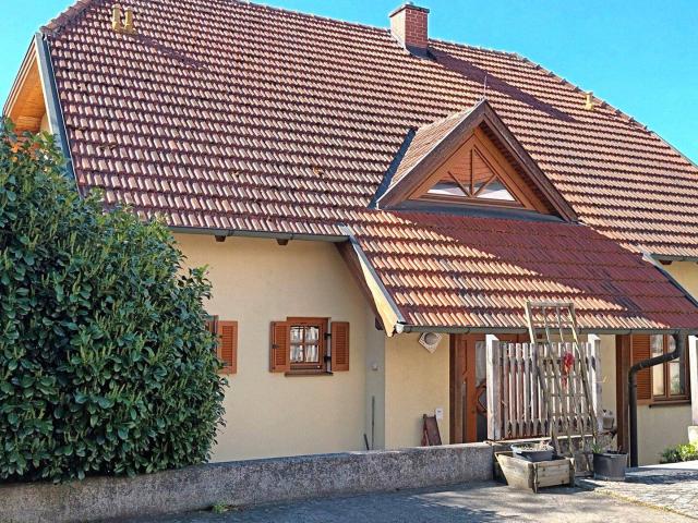 Gepflegtes Landhaus in erhöhter Lage mit großzügigem Garten!