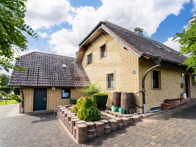 Gepflegtes Raumwunder mit Platz für heute und morgen auf Sonnengrundstück in Windeck Dattenfeld