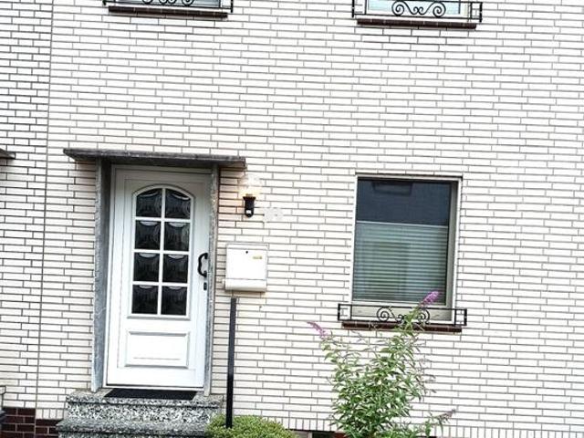 Gepflegtes Reihenmittelhaus in guter Lage in Moers