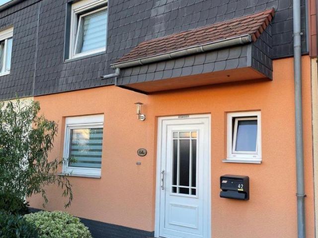 Gepflegtes Reihenmittelhaus in SLS Steinrausch zu verkaufen