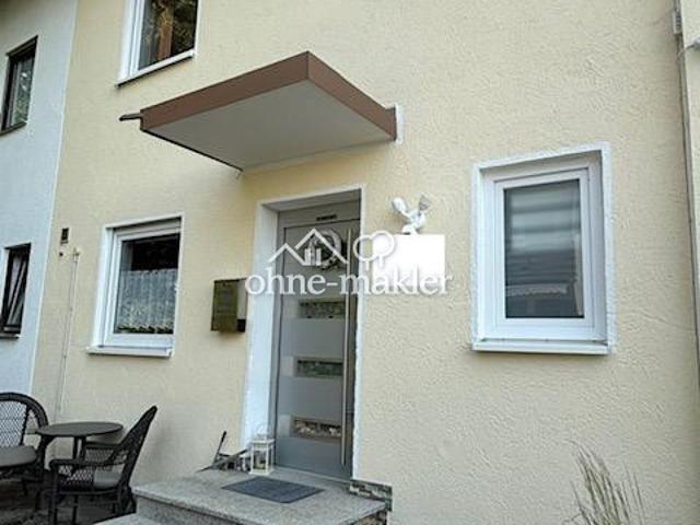 Gepflegtes Reihenmittelhaus mit Balkon, Terrasse und kleinem Garten