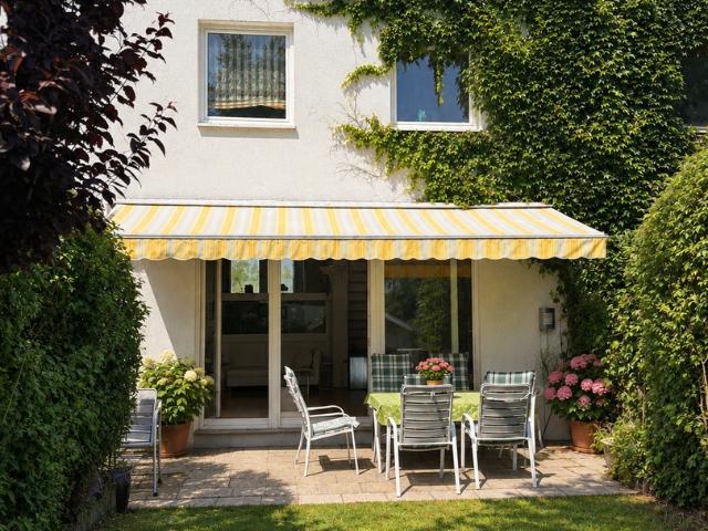 Gepflegtes Reihenmittelhaus mit Dachstudio, Südgarten und flexibler Raumaufteilung