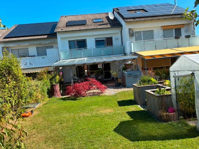 Gepflegtes Reihenmittelhaus mit Garage und großem Garten