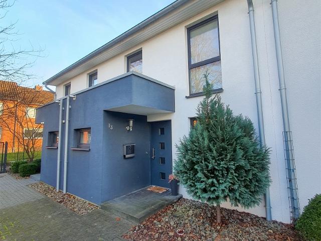 Gepflegtes Reihenmittelhaus mit Garten und Garage in Nienburg zu vermieten