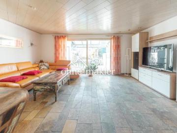 Gepflegtes Reihenmittelhaus mit Garten, Garage & Sauna – Neumarkt i.d.OPf