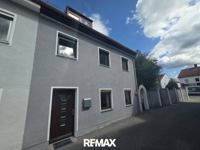 Gepflegtes Reiheneckhaus mit viel Platz in zentraler Lage von Altötting