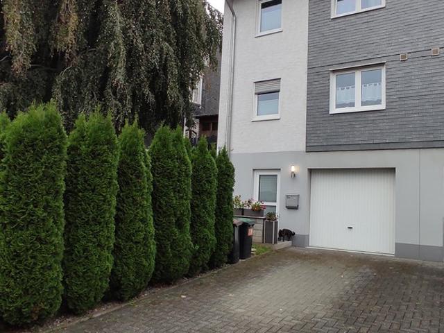 Gepflegtes Reihenendhaus 157 m², BJ 2007, 470 m² Südgrundstück, Garage und 2 Stellplätze