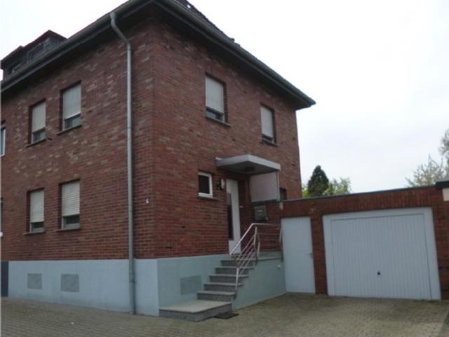 Gepflegtes Reihenhaus mit Ausbaupotenzial & Garten in Koslar