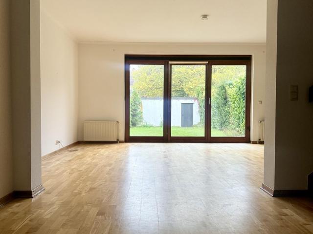 Gepflegtes Reihenhaus mit ausgebautem Dachgeschoss in Hamburg Sasel