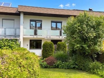 Gepflegtes Reihenhaus mit Garage am Stadtrand