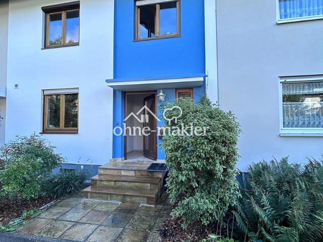 Gepflegtes Reihenhaus mit Garten, Terrasse und Dachstudio in Puchheim