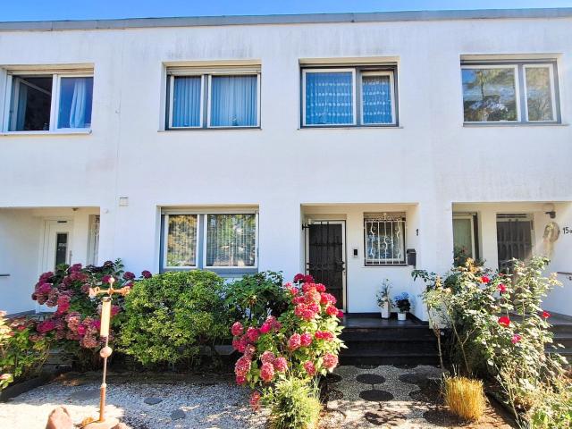 Gepflegtes Reihenhaus mit großer sonniger Dachterrasse & viel Platz