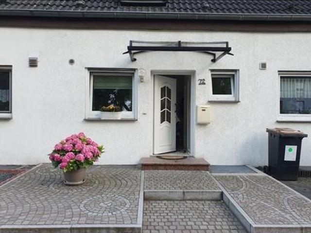 Gepflegtes Rheihenmittelhaus provensionsfrei von Privat