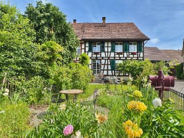 Gepflegtes Riegelhaus Bijou mit Garten