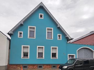 ~~ GEPFLEGTES SANIERTES EINFAMILIENHAUS MIT BALKON, STELLPLATZ, INNENHOF UND NEBENGEBÄUDE ~~
