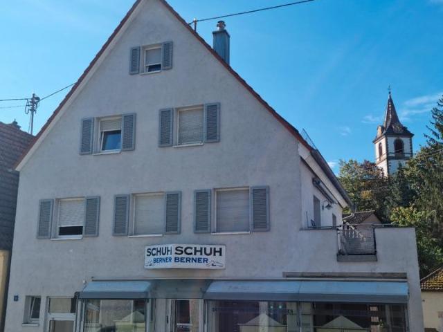 Gepflegtes Wohn und Geschäftshaus mit 2 Wohnungen
