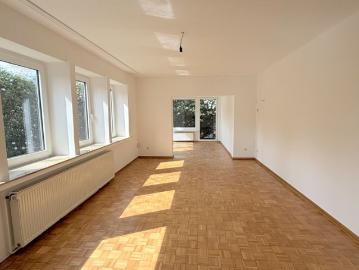 Gepflegtes Wohnhaus mit Garage und Garten in Bad Zwischenahn zentrale Lage in Bad Zwischenahn
