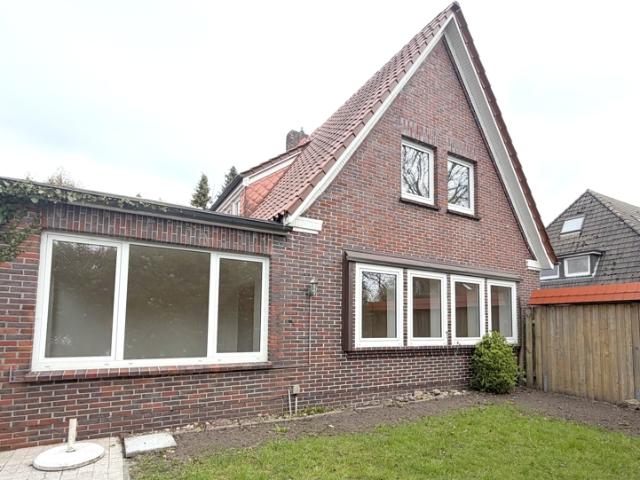 Gepflegtes Wohnhaus mit Garage und Garten in Bad Zwischenahn zentrale Lage in Bad Zwischenahn