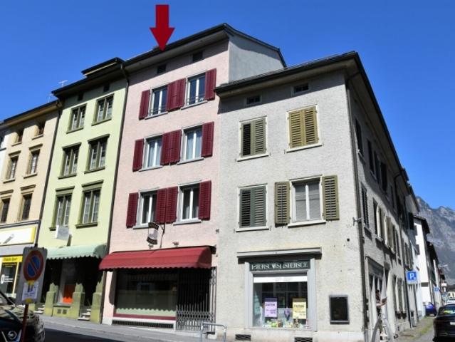 Gepflegtes Wohnhaus mit Ladenlokal