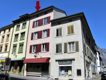 Gepflegtes Wohnhaus mit Ladenlokal