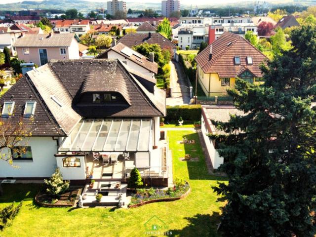 Gepflegtes Wohnhaus in Ruhelage mit großem Garten, Schwimmteich und Doppelgarage