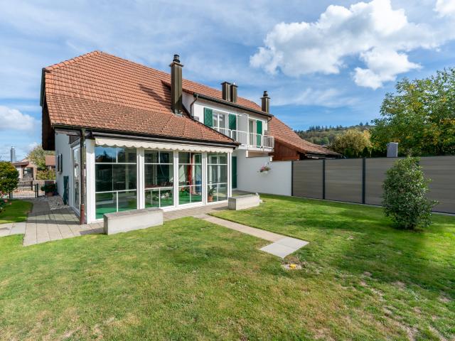 Gepflegtes Zuhause mit Wintergarten, Balkon und Cheminée