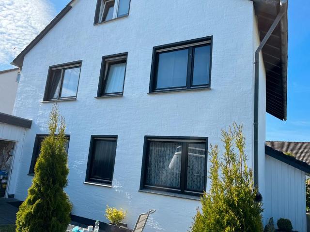 Gepflegtes Zwei oder Drei Familienhaus