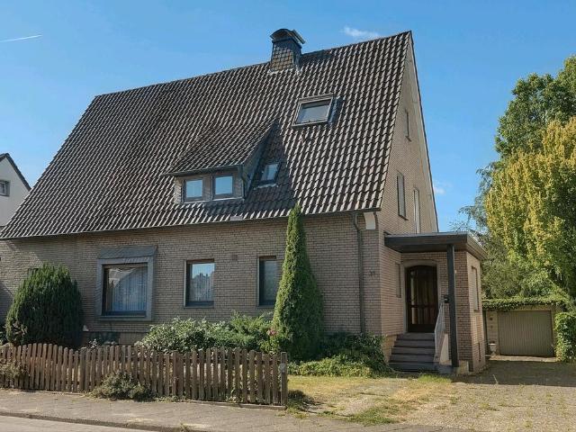 Gepflegtes Zweifamilien Haus Blfd Brackwede mit großem Garten