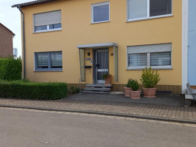 gepflegtes Zweifamilienhaus