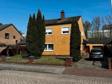 Gepflegtes Zweifamilienhaus in Delmenhorst Hasport