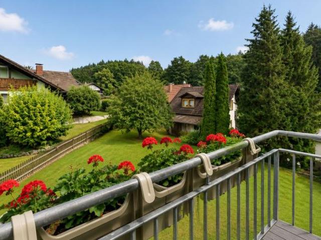 Gepflegtes Zweifamilienhaus in ruhiger Lage – Kapitalanlage mit zwei vermieteten Wohneinheiten