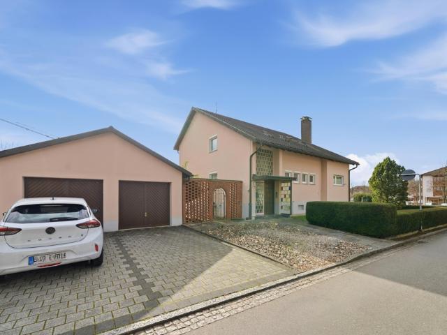 Gepflegtes Zweifamilienhaus mit großem Garten, Terrasse & Balkon – ideal für Mehrgenerationen