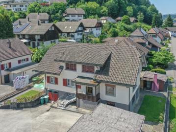Gepflegtes Zweifamilienhaus zur Umnutzung als grosses Einfamilienhaus