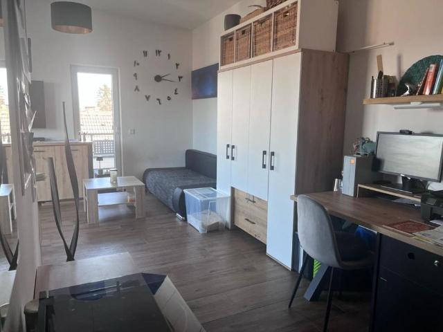Gepflegtes 1 Zimmer Penthouse Apartement mit großem Balkon in Rosenheim Anfragen nur per Mail