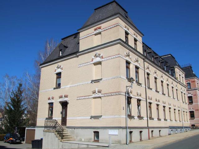 Gepflegtes 3 Familienhaus mit angenehmer Mieterklientel und Garten, Tiefgarage etc. provisionsfrei