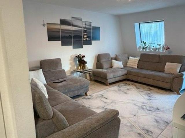 Gepflegtes 4,5 Zimmer Wohnung mit großzügigem Grundriss 95m²