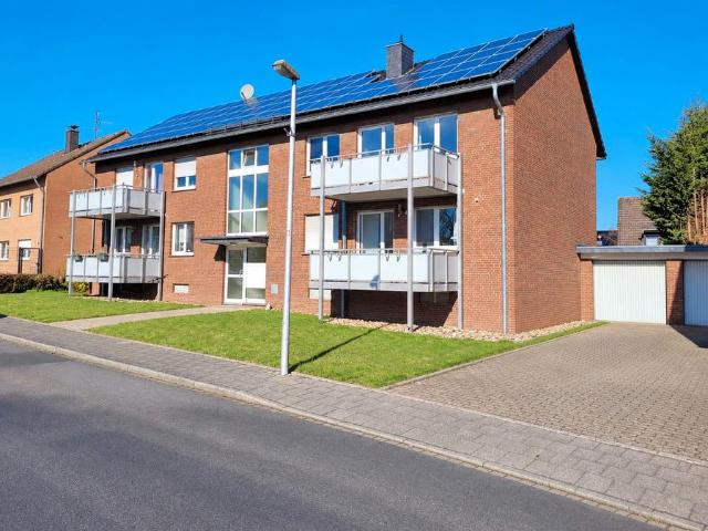 Gepflegtes 4 Familienhaus mit 300 m² Wohnfläche, PV Anlage & Miet