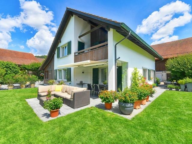 Gepflegtes 5.5 Zimmer EFH mit Gartenparadies