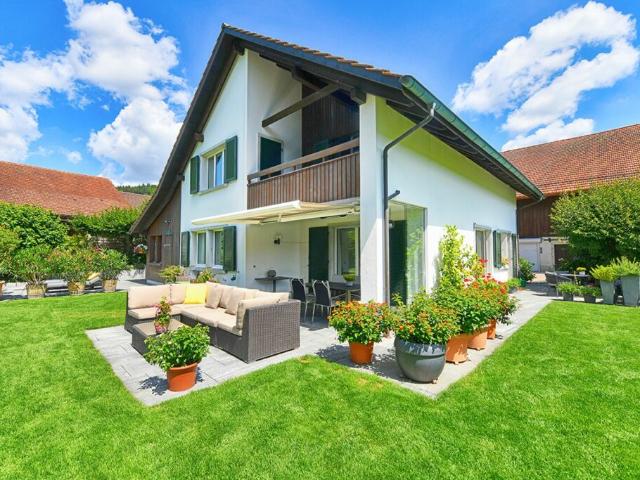 Gepflegtes 5.5 Zimmer EFH mit Gartenparadies