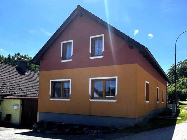 Gepflegtes 5 Zi Einfamilienhaus in Schrems mit Garten, Terrasse und Carport!