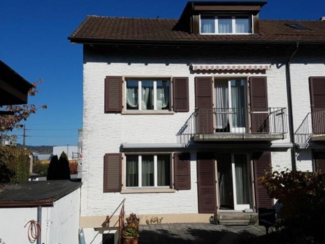 Gepflegtes 6 Zimmer Reiheneckhaus mit Garage an attraktiver Lage