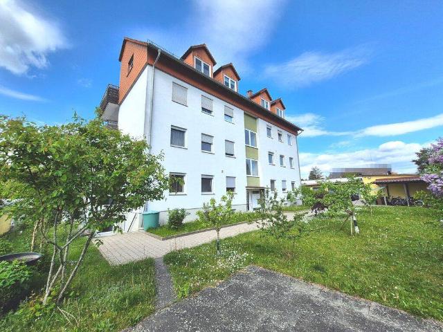 Gepflegtes 8 Familienhaus mit Garagenhof auf großzügigem Grundstück und Entwicklungspotenzial