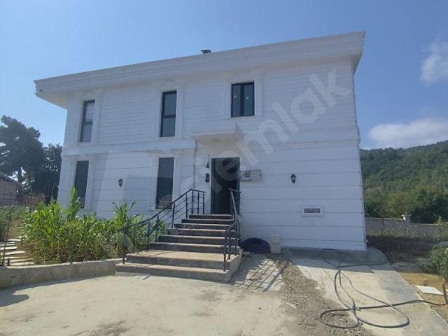 GERZE ÇAKALLI MEVKİİNDE 665 m ARSA İÇİNDE SATILIK 5+2 VİLLA
