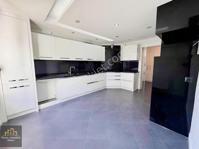 Gerzele'de Ultra Lüks 195m² 4+1 Ara Kat Daire