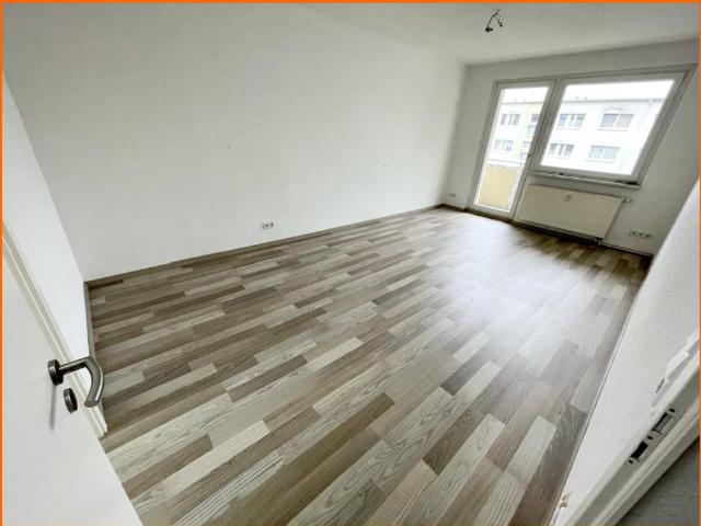 Gera Langenberg! 4 Raum Whg. mit Balkon, Bad mit Wanne! Nähe AMAZON!